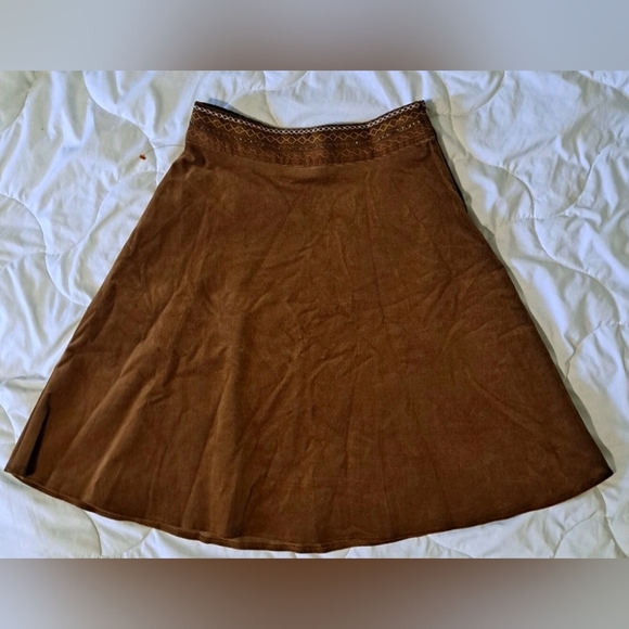 💜Skirt Size 4 decorative Embroidery waist  detail 🩵 - Picture 6 of 6